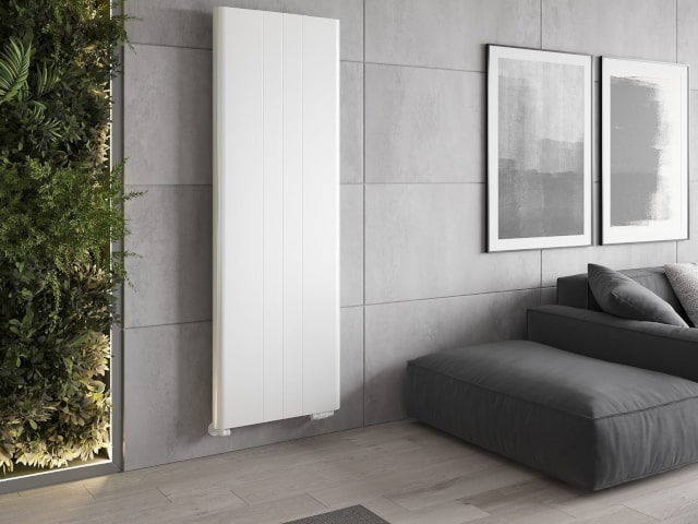 Verticale radiator voor de kamer