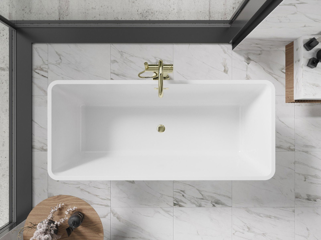 Witte tegels in badkamerinrichting