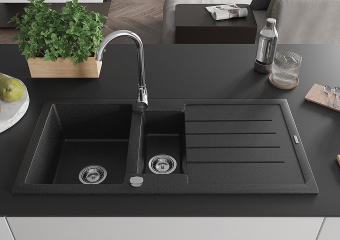 Granit spoelbakken met kraan zwart geschilderd