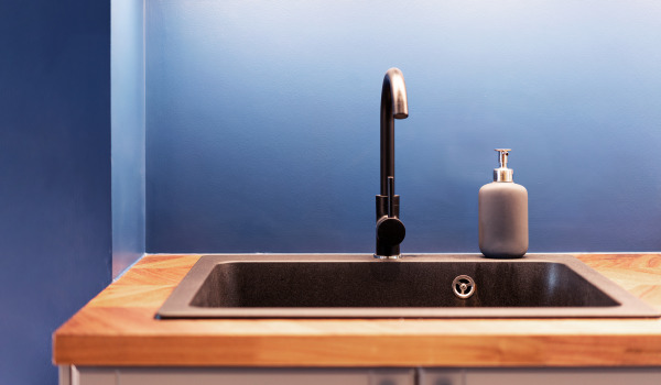 Hoe repareer ik een zeepdispenser?