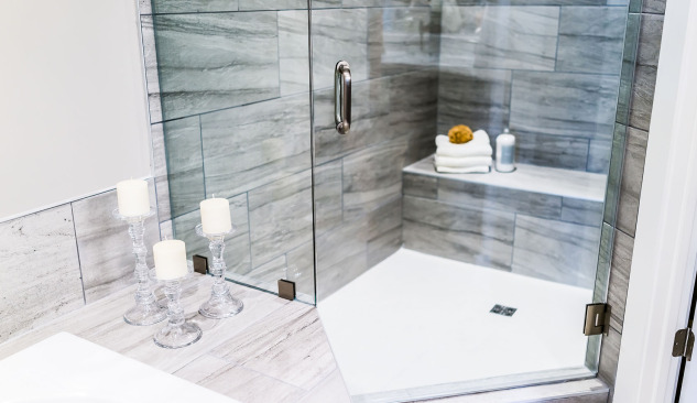 Welke douchebak moet je kiezen - ondiep of diep?