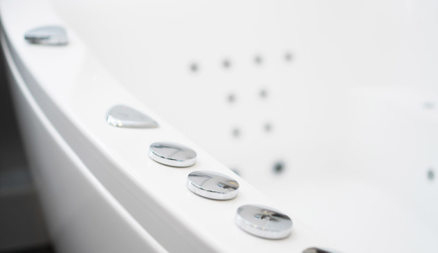 Hoe zorg je voor thermostatische badkranen?