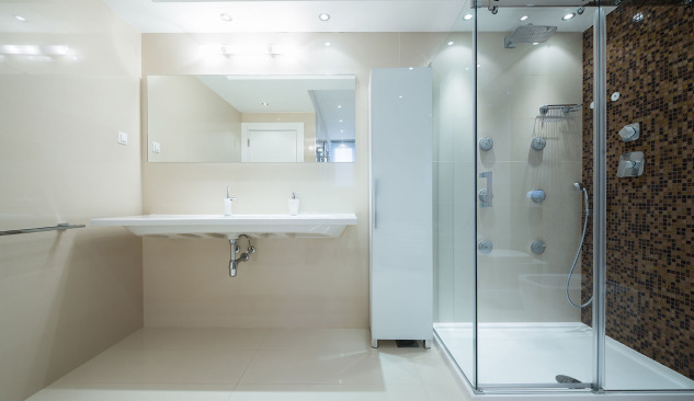 Hoe kan een douchebak worden geïnstalleerd?