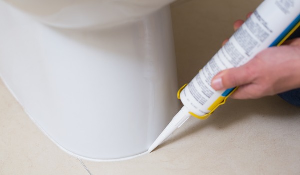 Hoe lang droogt sanitaire siliconen in de badkamer?