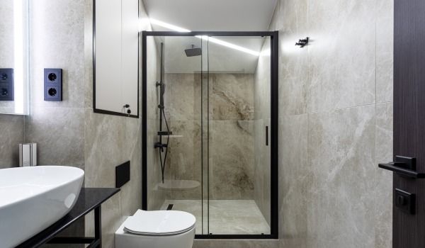 Douche zonder douchebak, wat zijn de voor- en nadelen? 