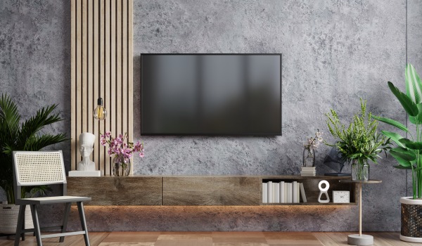 Lamellen in de indeling van de TV-zone - een idee voor een moderne woonkamer