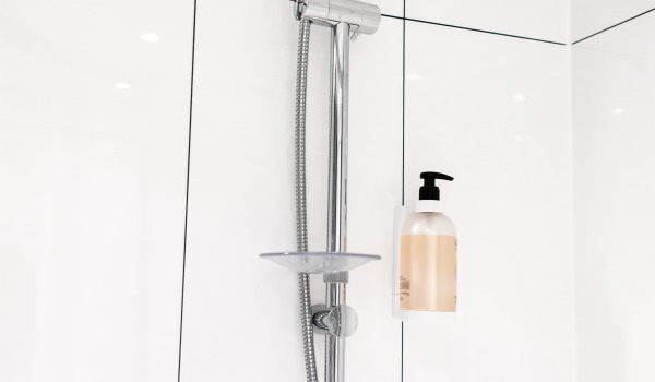 Stijlvolle douchesystemen in de badkamer