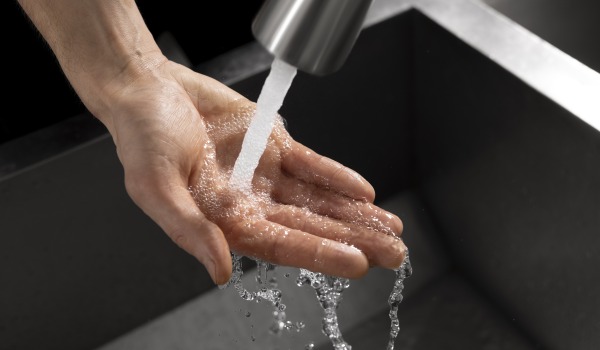 Hoe repareer je een lekkende kraan?