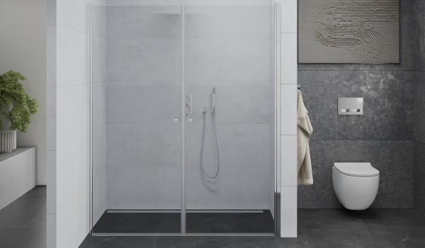 Dubbele douchedeuren in een minimalistische badkamer