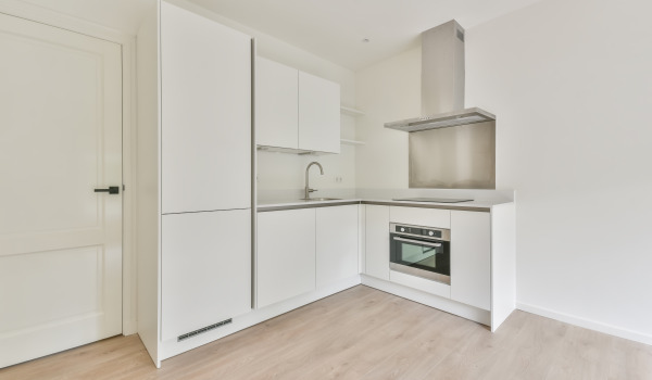 Hoe richt je een keuken in een flat in?