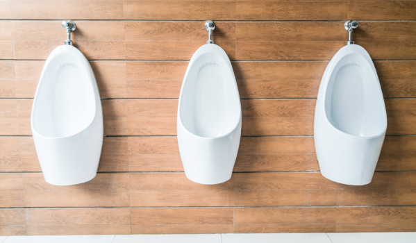 Hoe installeer je een urinoir?